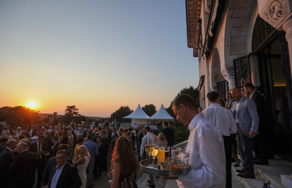 slika 2 Karadjordjevici dvor