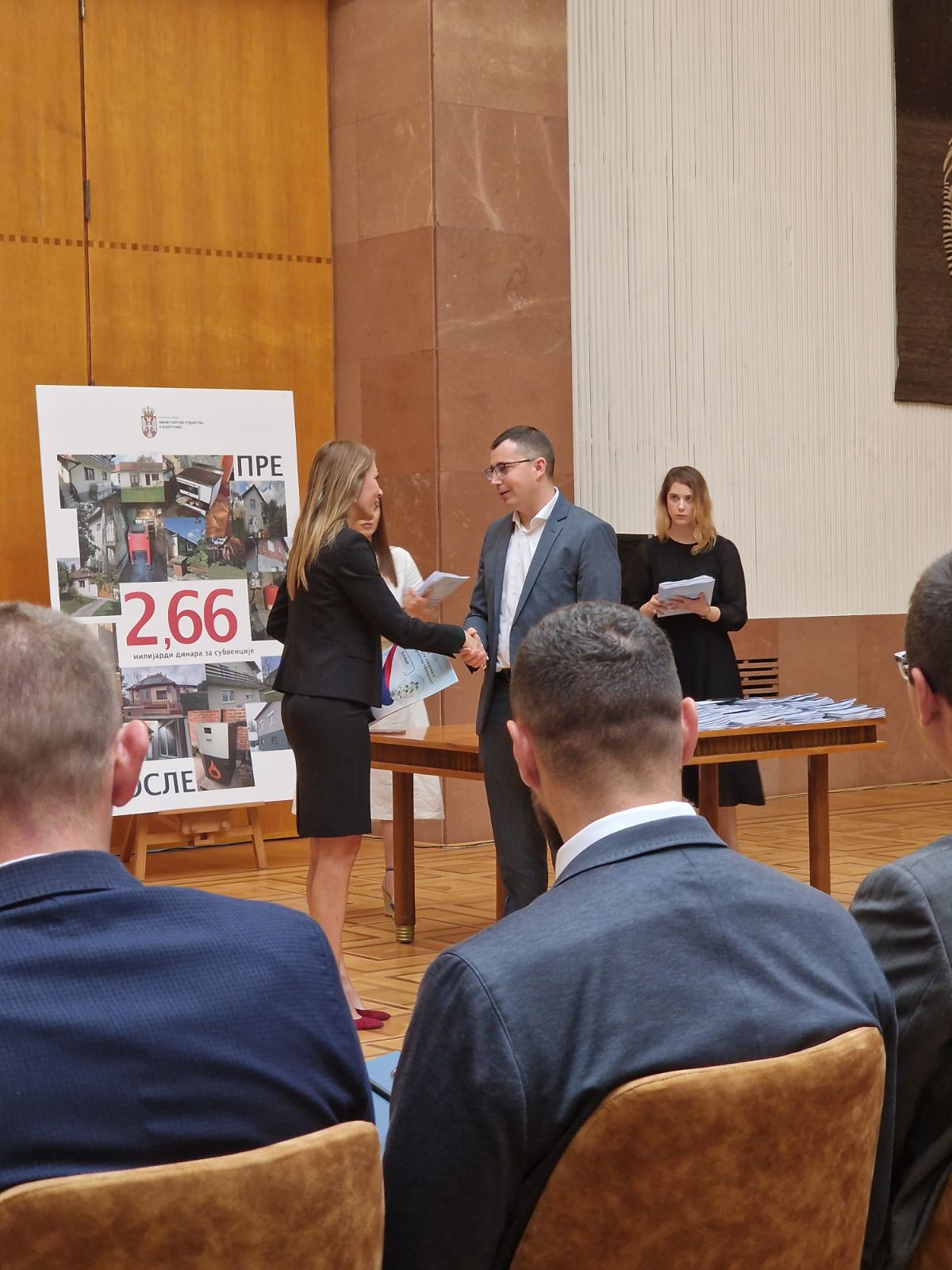 IMG 6d3a4144801a424e944af918237090d0 V